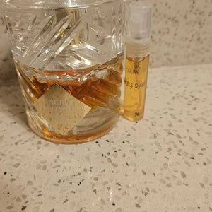 Angels Share by Kilian 5ml decant sample https://fragrancesauthentic.com/products/angels-share-by-kilian-5ml Experience the luxurious scent of Angels Share By Kilian a unisex sent . This 5ml decant sample features a warm and rich gourmand Amber.